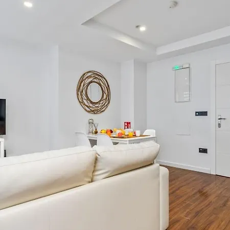 Plaza Del Carmen Apartment *
